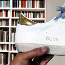 Giày lười GONR Glitter Star, giày thể thao thường ngày, phong cách tối giản cổ điển (kích cỡ lớn hơn 0,5), đế giày thoáng khí, tăng chiều cao 2cm, đế mỏng thoải mái, giày unisex nhẹ. Đế giày được làm bằng chất liệu thoáng khí giúp giảm thiểu mùi hôi chân do mồ hôi. - Đuôi vàng trắng - Xem 5