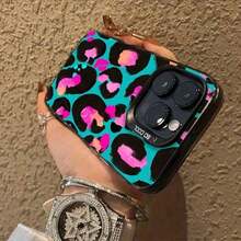 Fundas para teléfono con diseño de moda y estampado de leopardo neón, compatibles con los modelos 16, 15, 14 Pro, 13, 12, 11, XR y XS Plus. Fabricadas con material de silicona TPU, brindan protección contra golpes y caídas, con función anticaídas y una excelente sensación al tacto. Es el regalo perfecto para familiares, amigos y seres queridos. - Negro - Ver 3