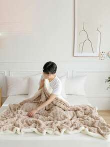 1 件卡其色涤纶夏尔巴双面毛毯，纯色波浪图案双层毛毯，适合所有季节，温暖柔软，简约时尚床毯，适用于卧室、沙发、办公室、沙发床 - 卡其色 - 查看 2