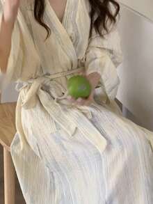 رداء/كيمونو بلون أحادي خفيف الوزن، بتصميم أوروبي بسيط، ذو أكمام طويلة، ياقة على شكل حرف V مع جيوب، ملابس منزلية كاجوال، تصميم جديد للربيع والخريف