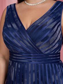 V-Neck Sleeveless Printed Mesh Overlay High-End Evening Dress