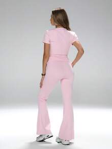 Áo cổ tròn cổ điển, thiết kế tôn eo, dáng ống loe, bộ đồ phối hợp đa năng, cạp cao có dây rút bên trong, #Phong cách thường ngày #Thoải mái cả ngày #Phong cách cổ điển, bộ đồ tập luyện cơ bản, trang phục yoga định hình vòng bụng, quần cạp hai lớp, bộ quần legging ống loe, áo thun cổ tròn ôm sát và quần yoga ống loe, bộ 2 món thiết yếu cho nữ màu hồng mùa hè - Hồng - Xem 2