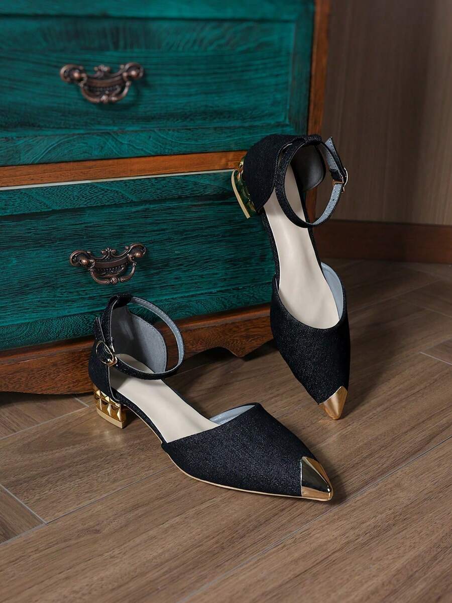 Outdoor Fashion Personalized Rhinestone Pointed Toe Black Thick Heel Breathable Party Children Student Flat Sandals - Black - View 1