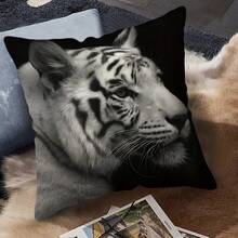 TOPSSCTR 1 pieza, Funda de almohada con diseño contemporáneo de tigre y leopardo - 17.7 pulgadas, tela de poliéster de piel de melocotón, funda de almohada estampada con vida silvestre por un solo lado - Funda decorativa para cojín de sofá - Tema animal - Para decoración de sala de estar y dormitorio - Ideal para amantes de los animales, sin relleno de almohada
