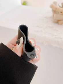 Customized Minimalist Frosted Macaron Solid Color Bluetooth Earphone Protective Case, Matte Beige Color, Fashion Versatile, Comes With 1pc Earphone Hook, Customized Letter Name