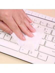 30pcs/Can Cartoon Canned Wet Wipes, Creative Portable Mini 30 Sheets Wet Wipes Cute Beverage Can Style, Disposable Cleaning Wet Wipes, Random Style