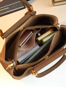 秋冬优雅女士手提包，成熟淑女托特包，棕色单肩包，通勤包，可斜挎，带铭牌吊饰 - 咖啡 - 查看 13