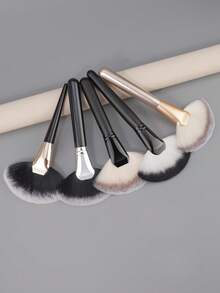 1支大号扇形化妆刷，集散粉、粉底、腮红、遮瑕于一体，柔软刷毛，多功能化妆刷，三合一美妆工具，可用于散粉、定妆和打造高光妆容。 - 彩色 - 查看 5