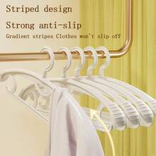 10 Unidades de Cabides Antiderrapantes e Sem Rastros para Roupas Grossas e Largas, Acabamento em Veludo, Suporte Resistente, Organizador de Armário Economizador de Espaço para Camisas, Blusas, Suéteres, Vestidos, Ternos e Casacos, Solução Ideal de Secagem de Roupas para Quartos Pequenos, Cabides com Ombros Largos e Aperto Seguro - Multicolorido - Visão 2