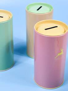 圆形金属小猪存钱罐，饰有多色动物图案（例如羚羊、大象、海豚），也可作笔筒使用，适合学生、返校季、毕业季、办公桌装饰，也是情人节、斋月期间的绝佳礼物。 - 彩色 - 查看 5