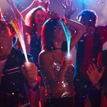 6pcs Colorful Fiber Optic Glow Sticks, LED Glow Sticks Bulk Flashing Wands For Christmas, Concerts, Party Favors, Stage Props, Weddings, Parties, Valentine's Day, Photography Atmosphere Decor, Birthday, Guests, DJ, Music Festivals, Celebrations, Memorable Neon Light Parties, Gifts, Halloween, New Year's Eve And Christmas Celebrations, Photography Atmosphere Decor