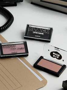 Rom&nd Romand X INAPSQUARE Blusher B02 Berry Dawn, Blends Into Skin With A Matte Finish, Velvety Smooth Cream Texture, Gradient Diffused Effect, Warm-Toned To Brighten Complexion, Waterproof And Oil-Free, Suitable For Dry Skin, 5-Second Quick Radiance, Brightens Eye Area, Gradient Embossed Exterior, Color Intensity Guide, Korean Makeup, 4g/0.14oz - B02 BERRY BÌNH MINH - Xem 8