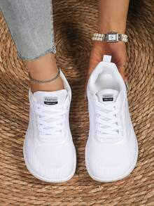AOSEIN 大码女式拼接装饰系带布艺赤足鞋，适合户外运动、休闲穿着，防滑健步鞋，宽楦 - 白色 - 查看 2