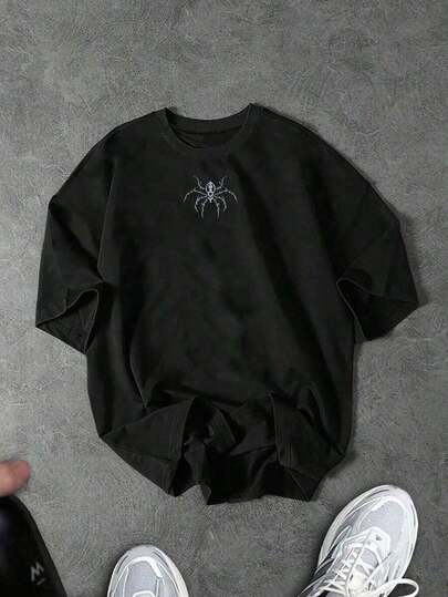 Camiseta esportiva masculina de manga curta com estampa botânica, gola redonda, ideal para exercícios de verão, corrida e outras atividades físicas. Disponível na cor preta e com estampa de aranha.