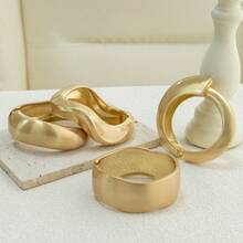 Bộ 4 chiếc/1 chiếc vòng tay bản rộng kiểu Punk, khóa lò xo mờ, thiết kế bất đối xứng bằng kim loại, phụ kiện hàng ngày và dự tiệc cho nữ, trang sức thời trang, quà tặng bạn thân. - Vàng - Xem 3