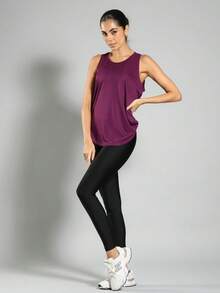 FITNATION Women's Fitness Tank Top With Elongated And Rounded Front And Back In DRYFIT Technology Fabric, Ideal For The Gym - Burgundy - View 5