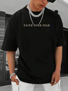 Camiseta cristiana para hombres "LA FE SOBRE EL MIEDO"| Diseño de Salmo 118:6| Ropa urbana inspiradora| 100% algodón| Ajuste unisex| Regalo ideal para creyentes - Rojo - Ver 9