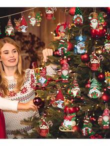 24 Stück Weihnachts-Wichtel Holz-Hängeornamente mit Schnüren, Holz-Hängedekoration für Weihnachtsbaum, Wichtel-Weihnachtsmann-Puppe Holz-Hängebasteleien, Wichtel-Elf Party-Zubehör