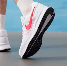 Nike Zapatillas de entrenamiento y running RUN SWIFT 3 para hombre - Blanco/Rojo - Ver 4