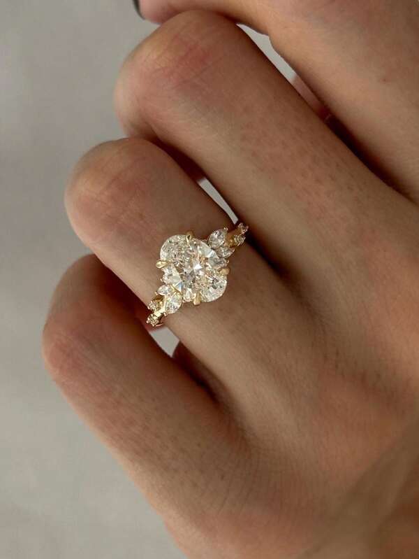 1 Piece Shiny Micro-Zirconia Fashion Women's Ring Exquisite Temperament And Versatile Model Suitable For Parties, Birthdays, Parties, Festivals, Engagement Wear, Full Of Luxury, Can Be Given To Girlfriends And Lovers