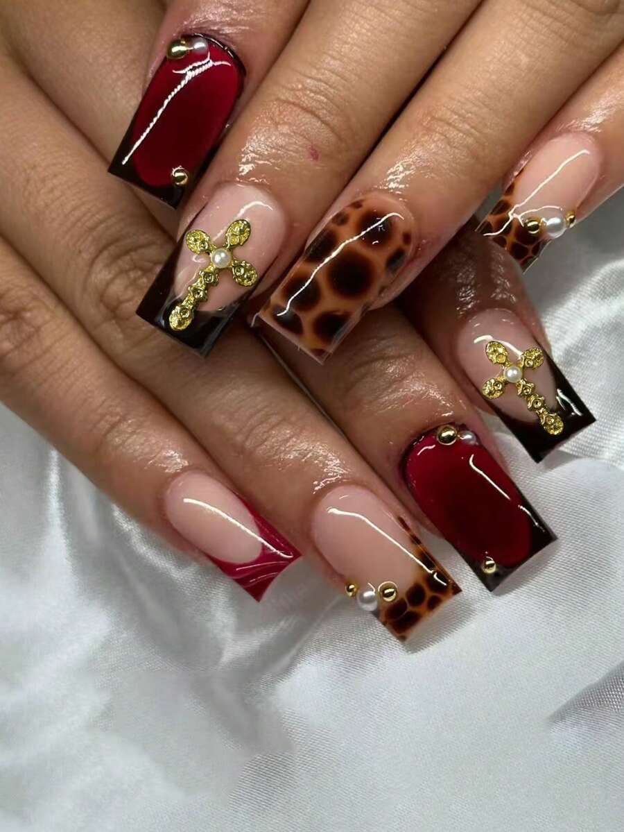Bộ 24 miếng dán móng tay hình chữ nhật họa tiết da báo Y2K giúp nâng tầm phong cách của bạn! Bộ móng giả acrylic kiểu Pháp này bao gồm 1 miếng gel dẻo và 1 dũa móng, vừa khít với móng tay của bạn. Dễ sử dụng, phù hợp cho mùa hè và kiểu móng Pháp, lý tưởng cho công việc hàng ngày, các bữa tiệc và nhiều dịp khác, hoàn hảo cho phụ nữ và các cô gái. Dụng cụ làm móng