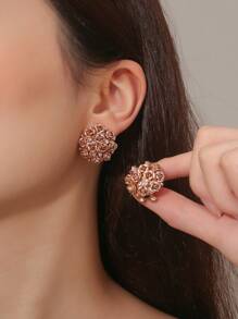 1 pereche de cercei stud cu stras floral delicat, potriviți pentru purtarea zilnică a femeilor