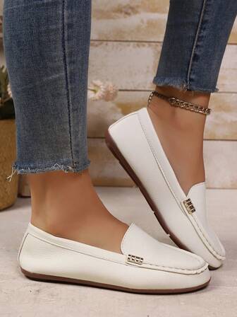 Fall/Winter New Plus Size Casual Lightweight Flat Slip-On Loafers, Comfortable Solid Color Everyday Commute Vacation Street Walking Shoes, Metal Buckle Round Toe Handmade Patchwork Minimalist Beige Leather Ladies Moccasins,Sneakers For Women