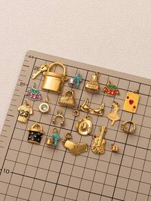 1 件时尚精致热销不锈钢扑克牌套小提琴牛仔帽皇冠吊坠，镀 18K 金，DIY 珠宝配饰、项链、手链、钥匙扣，易于搭配，可作为精美吊坠佩戴。