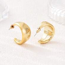歐美新款閃亮中空朋克風C型金耳環，時尚、復古、流行、可愛、獨特，適合日常佩戴和展示 - 金色 - 查看 1