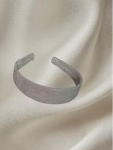 Elegant French Headband With Wide Velvet Edge - White - View 3