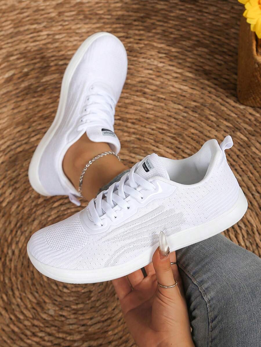 AOSEIN 大码女式拼接装饰系带布艺赤足鞋，适合户外运动、休闲穿着，防滑健步鞋，宽楦 - 白色 - 查看 1