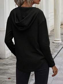 Felpa con cappuccio e coulisse, tinta unita, per donne taglie comode, adatta per l'autunno, colore nero, per la primavera - nero - Visualizzare 3