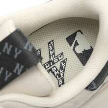 MLB Men's And Women's Casual Shoes, BIGBALL CHUNKY EMBO MONOGRAM, Comfortable And Lightweight Outdoor Everyday Sports Casual Shoes, 3ASHBEM4N-50IVS