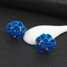 1 pereche de cercei stud cu stras floral delicat, potriviți pentru purtarea zilnică a femeilor