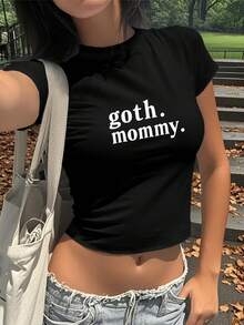 1pc Goth Mommy Graphic Print Women's Y2K Crop Top Crew Neck Short Sleeve T-Shirt, Goth Aesthetic Streetwear Tee, Vintage Rock Clothes, Back To School Top, Summer Tops, Holiday Vacation Festival Outfit, Casual Daily Wear - 黑色 - 查看 3