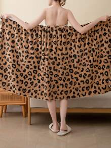 1pc Women's Wearable Bath Towel, Multiple Colors, Polyester Fiber Jacquard Heart & Letter Pattern Bathrobe Or Kitchen Hand Towel, Face Towel, Hair Drying Cap, Absorbent Quick-Dry Soft, Suitable For Bathroom, Hotel, Party, Beach, Travel, Holiday Gift