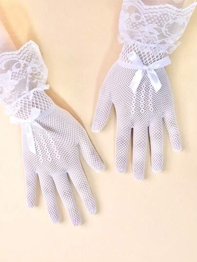 زوج من القفازات الأميرية للأطفال مزين بالدانتيل والفراغات (للحفلات والمناسبات)