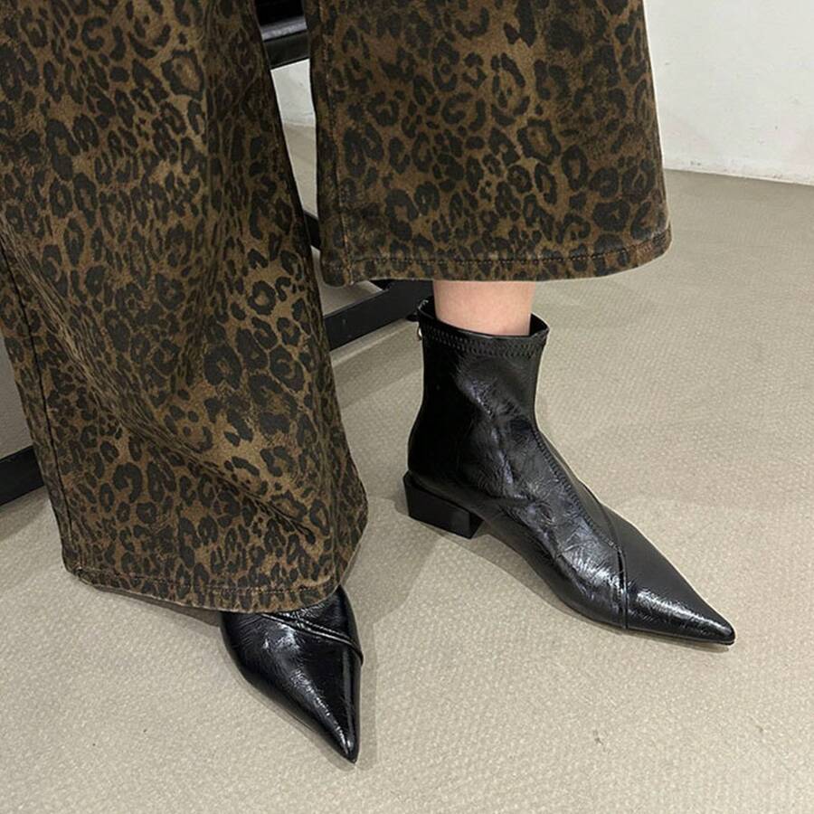 Botas cortas de tacón grueso para mujer Otoño Invierno 2025 Nuevas botas cortas de tacón alto para mujer Zapatos de mujer de nicho de tacón alto