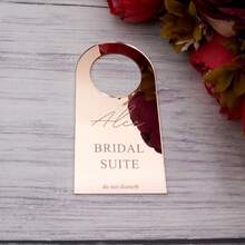 1pc 7x14cm Customized Wedding Party Bridal Suite Door Sign Personalized Acrylic Mirror Bride Name Do Not Disturb Hanging Card Multi-Functional, Ornamental, For Anniversaries, For Valentine's Day Garden, Custom, Personalized, Unique, Ideal Gifts For Him, For Anniversaries, For Valentine's Day, For Mother's Day, For Weddings, For Housewarming,Customized Wedding Crafts,Chic Autumn,Warm Ambience,Fall Decor