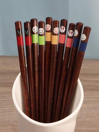 1/5 Stücke japanischer Stil Holz Essstäbchen mit Cartoon Tier Muster, mehrfarbig, geeignet für Zuhause, Sushi, Essen