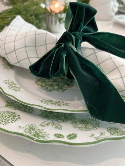 2/4 peças de anéis de guardanapo de veludo com laço de veludo para Natal, elegantes porta-guardanapos com fivelas verdes e vermelhas, perfeitos para decoração de mesa de festa de Natal e festival de casamento