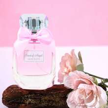 1瓶55毫升花果香型空气清新喷雾，送给女友、朋友或爱人的完美礼物，适合约会或表白场合。 - 花果香調 - 查看 9