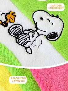 Snoopy Series Towel 1pc, 75*35cm, Made of Highly Absorbent and Soft Fabric, Skin-Friendly Material, Anti-detachment Weaving, Low Allergenicity, Featuring Cartoon Embroidery Patterns, Sealed Edge Design, Low Allergenicity, Featuring Cartoon Embroidery Patterns, Sealed Edge Design, Soft Texture, Quick, Softings Suitable for Children, Adults, Fans of "Peanuts" Comic, Applicable for Use in Bathrooms, Swimming Pools, Travel, Family Use, Beach Outings, After Shower Drying, Comfortable Wrapping - 彩色 - 查看 7
