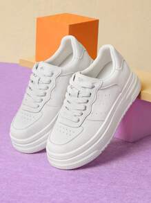 CAMEL CROWN Women's Sports Casual Shoes, Autumn And Winter Fashionable Casual Slip-On Shoes, Height-Increasing Versatile White Shoes.