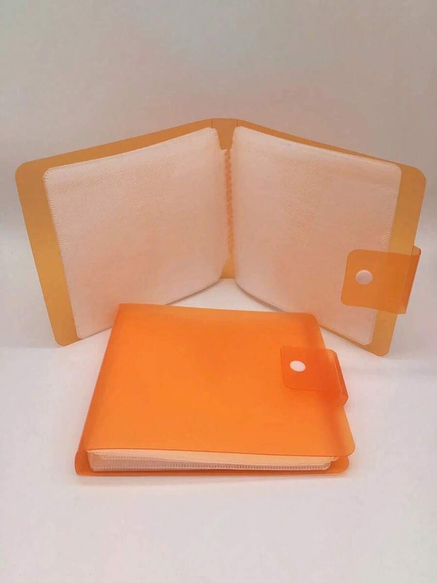 Una bolsa portátil de almacenamiento de CD con 24 discos, organizador de almacenamiento de CD/DVD, estuche de transporte de medios, bolsa de almacenamiento de discos Blu-Ray, álbum de fotos y estuche de transporte disponible en cuatro colores. Esta bolsa de almacenamiento incluye un organizador de CD, una bolsa de CD para automóvil, una caja protectora, una bolsa de almacenamiento, una caja de DVD de plástico duro de gran capacidad y un estuche/caja de almacenamiento de CD con cremallera portátil apto para usar en el automóvil, en el hogar o en movimiento. Un imprescindible para el regreso a la escuela. - Multicolor - Ver 1
