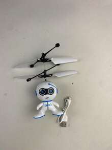 1个遥控机器人，防震材质，手势感应飞行玩具（有遥控版和非遥控版，人工涂装不均匀，手工测量存在轻微误差）