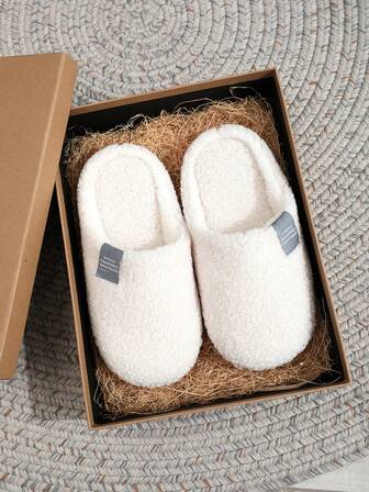 Herrtofflor med mjuk botten, enkla, tunn sula, lätta, vita/svarta, moderiktiga inomhustofflor med platta ben, fluffiga, eleganta och varma tofflor i collegestil för höst/vinter