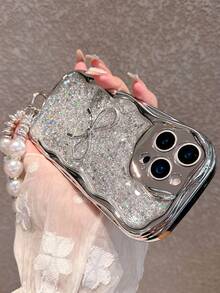 极简珍珠电镀亮片波浪纹手机壳+腕带，兼容 17 Pro Max/17 Pro/17 Air/17/16 Pro Max/16/16 Pro/16 Plus/15/15 Pro Max/15 Pro/15 Plus/11/12/13/14 Pro Max/XS/XR/11 Pro/11 Pro Max/12 Pro/12 Pro Max/13 Pro/13 Pro Max/14 Pro/14 Pro Max/14 Plus，极简创意软壳，春季礼物 - 銀色蝴蝶結+腕帶手繩 - 查看 4