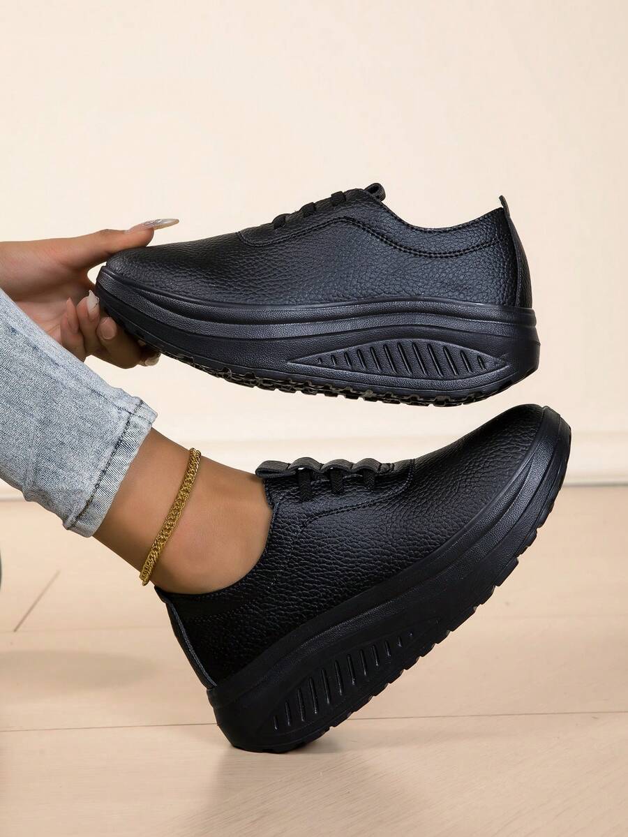 Autumn/Winter New Thick Sole Women Shoes, Casual Shake Shoes, Increase Height Shoes, Solid Black Color, Dirt-Resistant, Fashion Design, Versatile Women Shoes