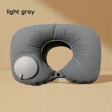 وسادة رقبة قابلة للنفخ للاستخدام الخارجي، وسادة رقبة محمولة للسفر، وسادة رقبة ضغط للسيارة والطائرة، حماية الرقبة للسفر، هدايا مضحكة، وسادة سفر، وسادة رقبة، وسادة رقبة للنوم في المكتب، وسادة سفر للسيارة، تحمي العمود الفقري دون ضغط وتوفر دعمًا قويًا. مناسبة كهدية مفاجأة للعطلات والأعياد وعيد الأم